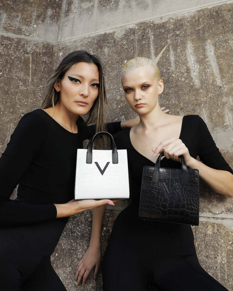 Mini V Tote Croco White w Black