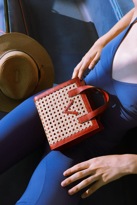 Mini V Tote Straw Red
