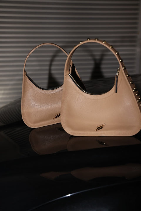 BIG LILI SCOTCH NUDE STUDS